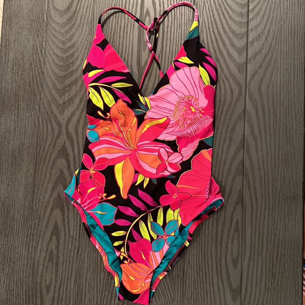 Trina Turk swimsuit- New🌴🌴🌴🌴